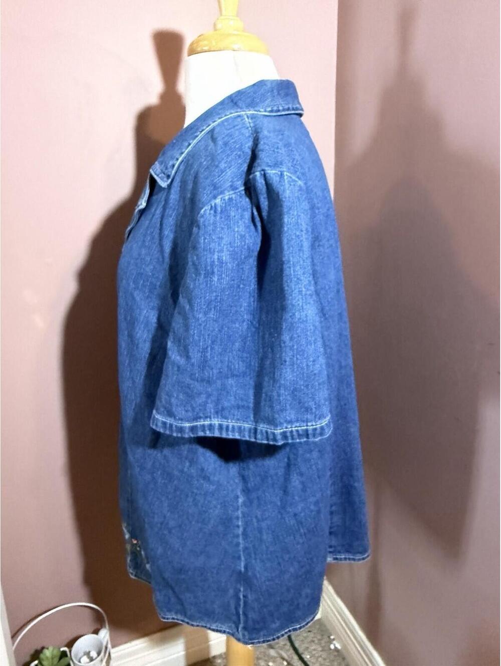 Studio Ease Woman Denim Top 20W Floral Embroidered Short Sleeve Button Front - Picture 4 of 9